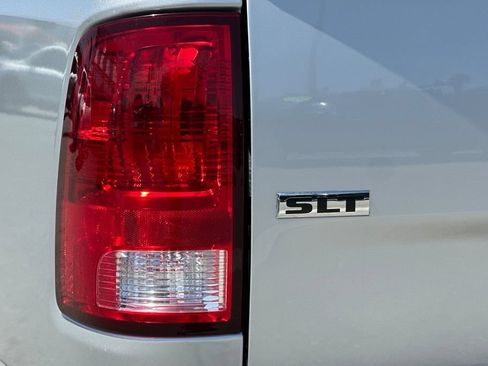 Used 2017 RAM 1500 Classic SLT RWD image 23