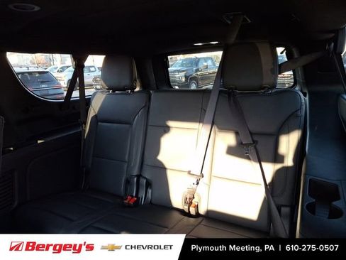 Used 2025 Chevrolet Suburban LT AWD/4WD image 12