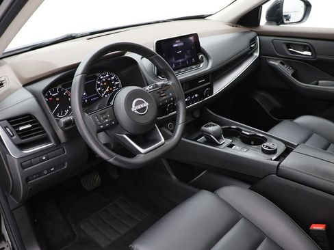 Used 2023 Nissan Rogue SV w/ SV Premium B Package image 13