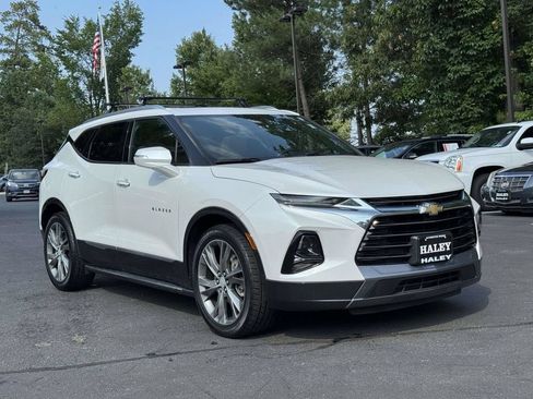 Used 2022 Chevrolet Blazer Premier w/ Enhanced Convenience Package AWD/4WD image 2