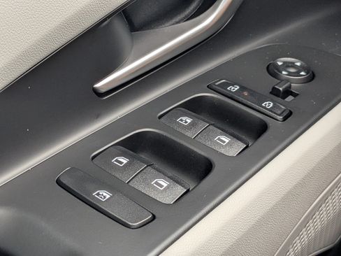 New 2026 Hyundai Elantra Limited FWD image 27