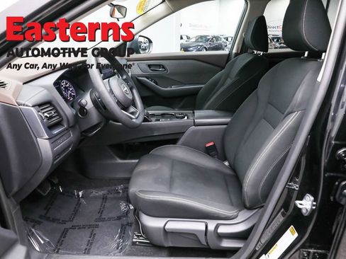 Used 2023 Nissan Rogue S image 14