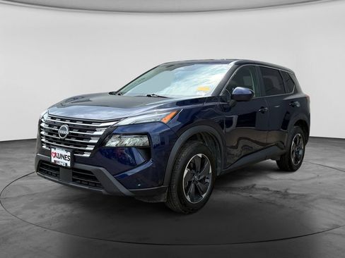 Used 2025 Nissan Rogue SV AWD/4WD image 4