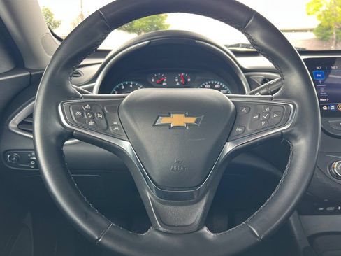Used 2025 Chevrolet Malibu RS FWD image 30