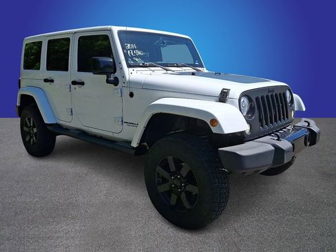 Used 2014 Jeep Wrangler Unlimited Sahara AWD/4WD image 3