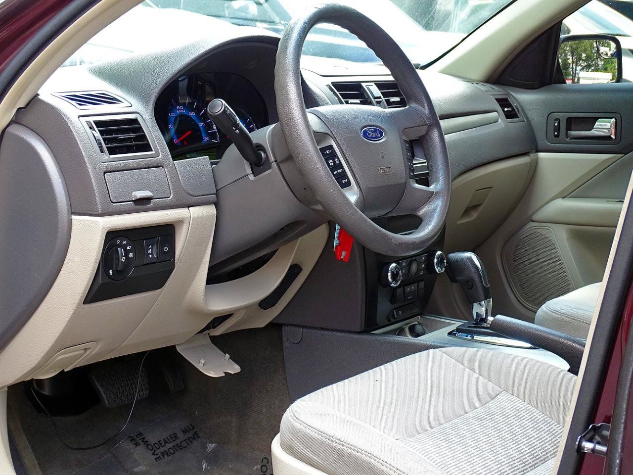 Used 2011 Ford Fusion SE FWD image 19