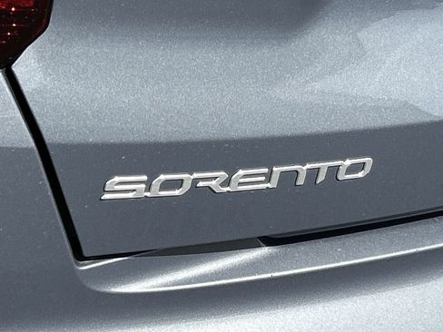 Used 2023 Kia Sorento S FWD image 32