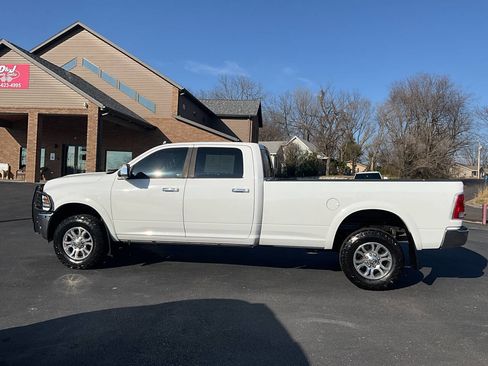 Used 2016 RAM 2500 Laramie w/ Convenience Group image 2