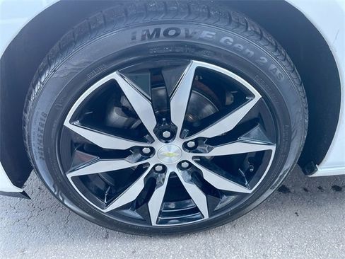 Certified 2018 Chevrolet Malibu LT image 32