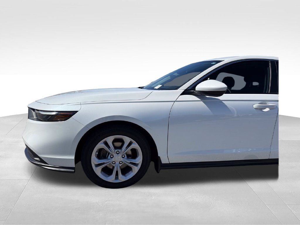 Used 2025 Honda Accord LX image 24