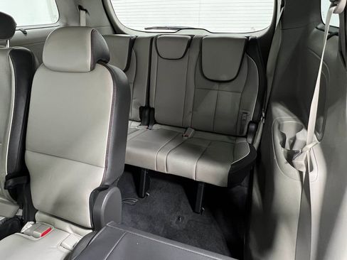 Used 2016 Kia Sedona EX FWD image 31