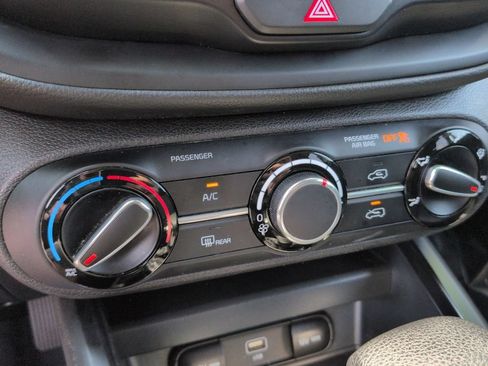 Used 2024 Kia Soul LX w/ Option Group 015 FWD image 15