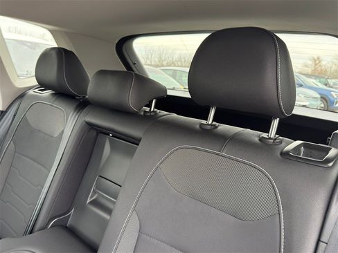 New 2025 Volkswagen Taos SE image 29