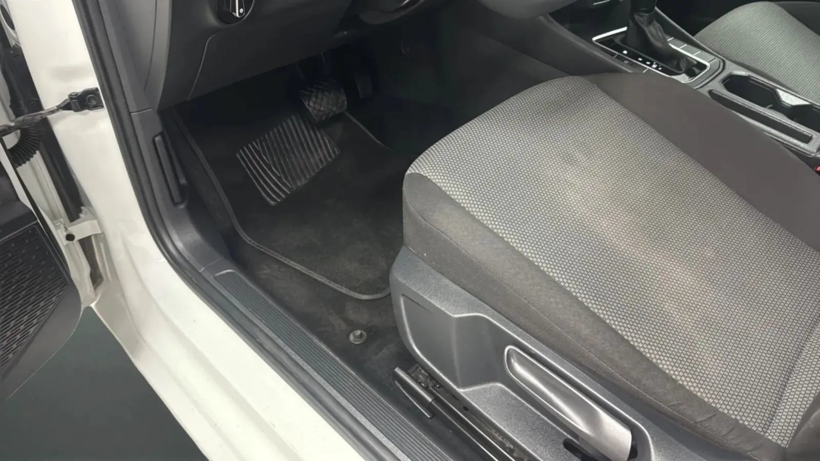 Used 2021 Volkswagen Jetta S FWD image 39