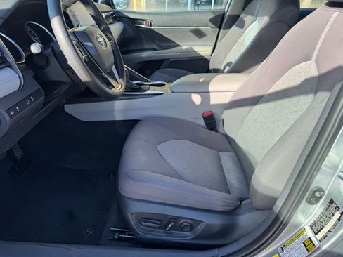 Used 2022 Toyota Camry LE image 18