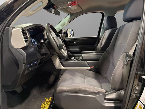 Used 2022 Toyota Tundra SR5 AWD/4WD image 17