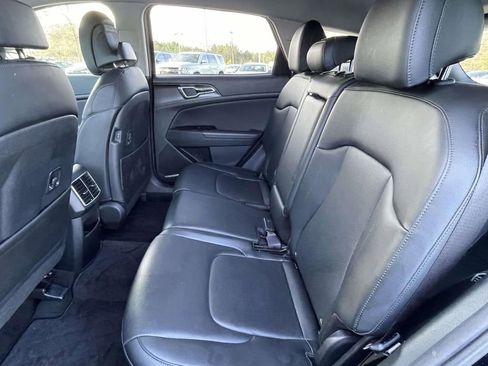 Used 2023 Kia Sportage EX image 11