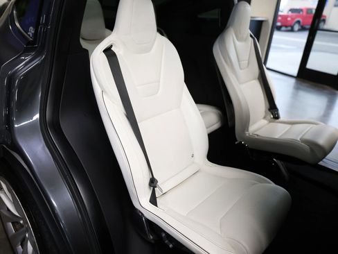 Used 2016 Tesla Model X Performance image 35