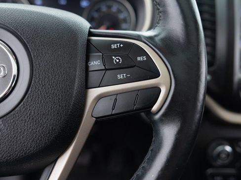 Used 2014 Jeep Cherokee Limited image 39