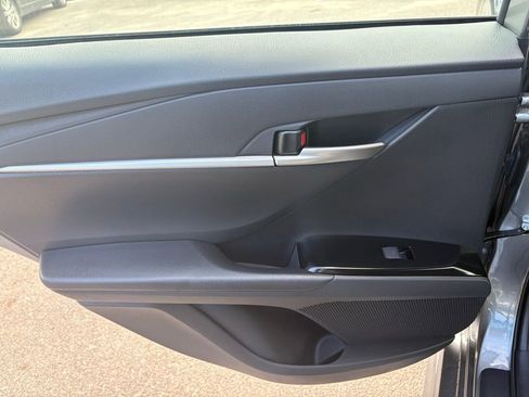 Used 2025 Toyota Camry SE image 29