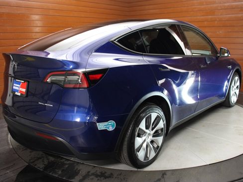 Used 2023 Tesla Model Y Long Range image 15