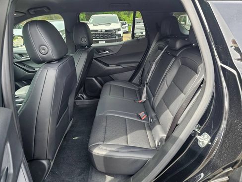 New 2026 Chevrolet Equinox LT w/ Convenience Package II AWD/4WD image 16