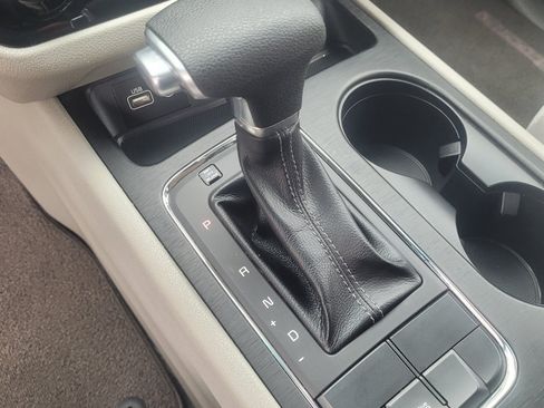 Used 2018 Kia Sedona L image 20