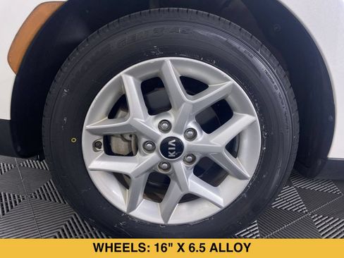Used 2021 Kia Soul S FWD image 13