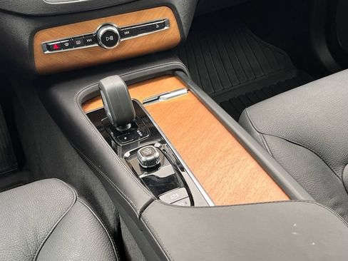 Used 2023 Volvo XC90 T8 Core image 15