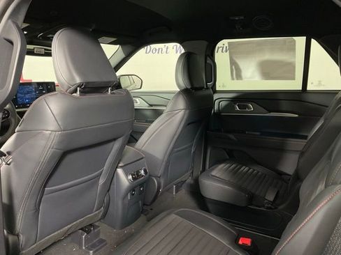 New 2026 Ford Explorer ST-Line w/ ST-Line Street Pack image 15