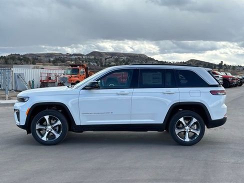 New 2026 Jeep Grand Cherokee Limited w/ Trailer Tow Package AWD/4WD image 2