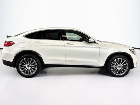 Used 2019 Mercedes-Benz GLC 300 4MATIC Coupe image 4