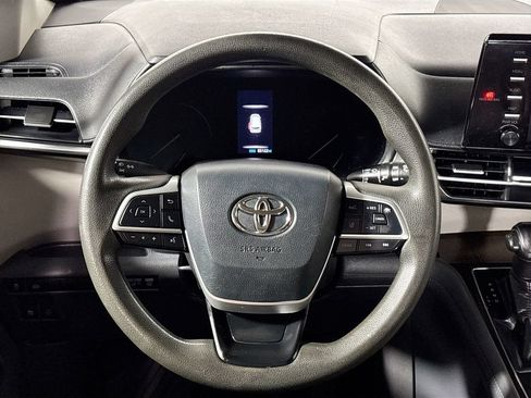 Used 2021 Toyota Sienna LE FWD image 13