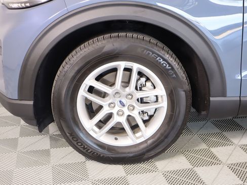 Used 2025 Ford Explorer Active w/ Active Comfort Package image 19