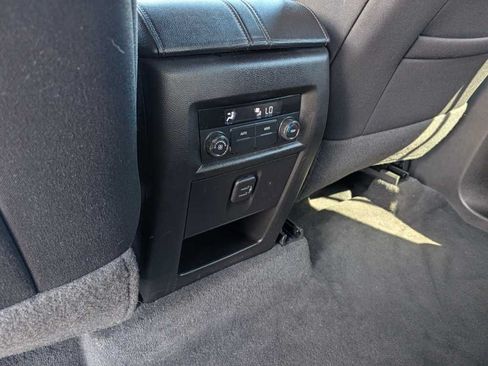 Used 2023 Chevrolet Traverse LT AWD/4WD image 12