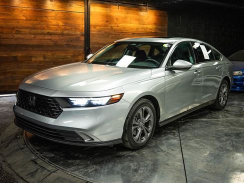 Used 2024 Honda Accord EX image 2