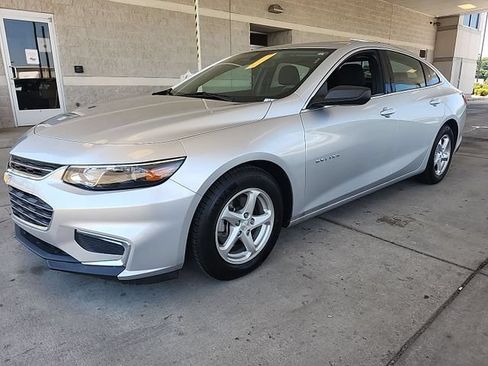 Used 2017 Chevrolet Malibu LS FWD image 6