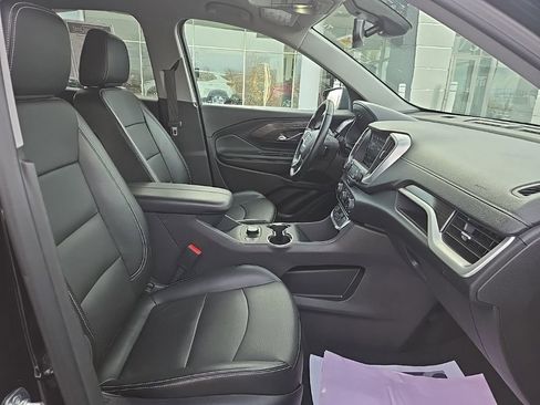 Used 2024 GMC Terrain SLT AWD/4WD image 16
