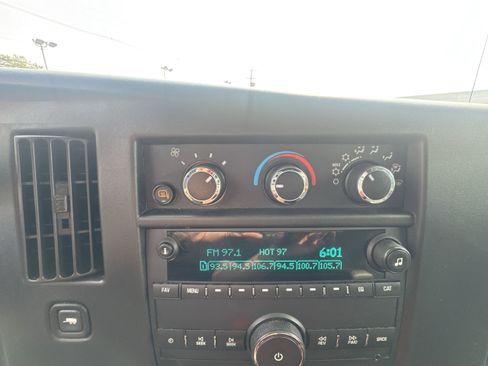 Used 2023 Chevrolet Express 2500 w/ Driver Convenience Package image 17