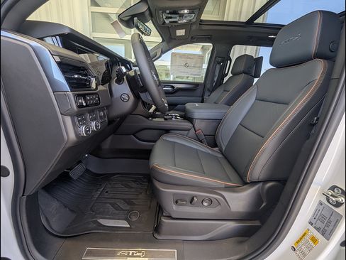 New 2026 GMC Yukon XL AT4 w/ AT4 Premium Plus Package AWD/4WD image 12