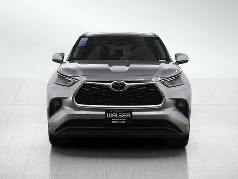 Used 2021 Toyota Highlander XLE image 8