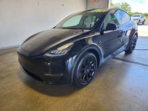 Used 2022 Tesla Model Y Long Range AWD/4WD image 8