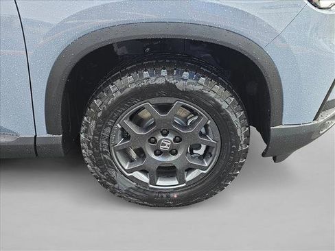 New 2025 Honda Pilot TrailSport image 9