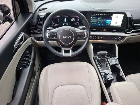 Used 2023 Kia Sportage EX image 11