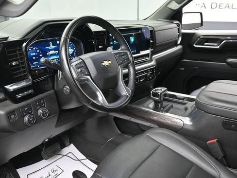 Used 2023 Chevrolet Silverado 1500 LTZ w/ LTZ Premium Package AWD/4WD image 8