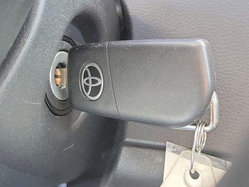 Used 2023 Toyota Corolla LE image 33