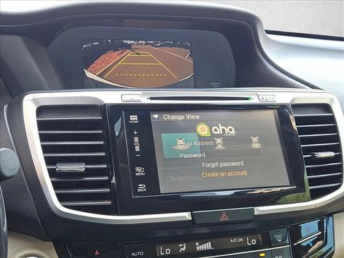 Used 2016 Honda Accord Touring image 14