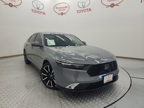 Used 2023 Honda Accord Touring image 1