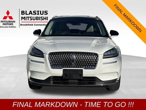 Used 2022 Lincoln Corsair AWD w/ Premium Package image 3