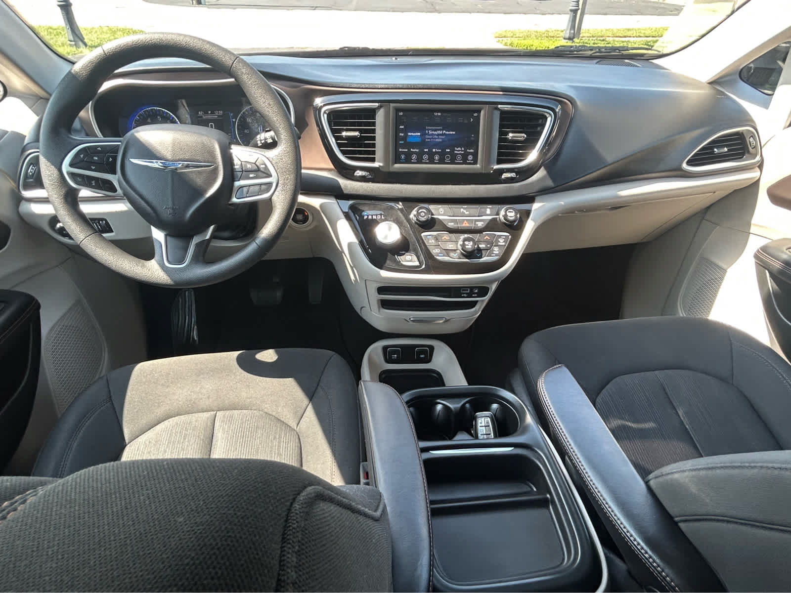 Used 2018 Chrysler Pacifica Touring Plus FWD image 13